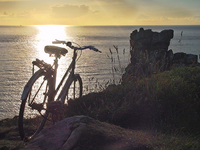 photo "Bike at Borrowall, Cornwall" tags: landscape, genre, night