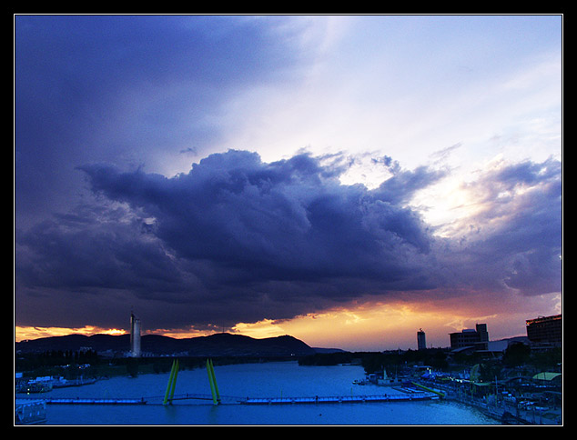 photo "Skies over Vienna II" tags: landscape, clouds, water