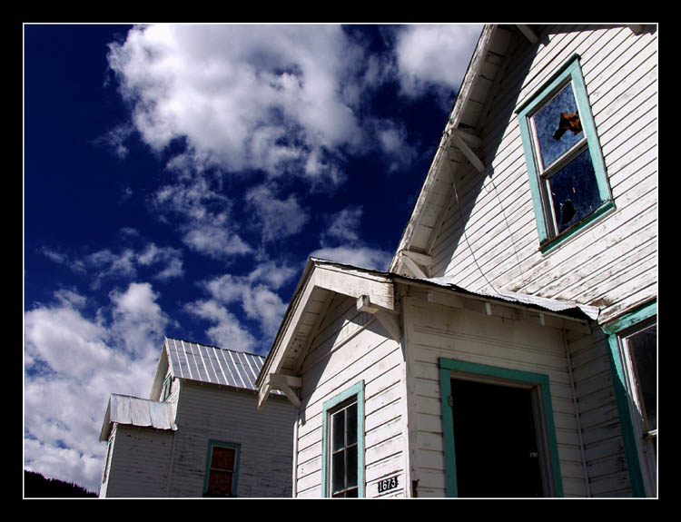 photo "Abandoned Buildings - Almost" tags: landscape, misc., mountains