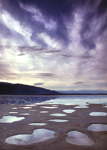 photo "Death Valley Puddles" tags: landscape, clouds, water