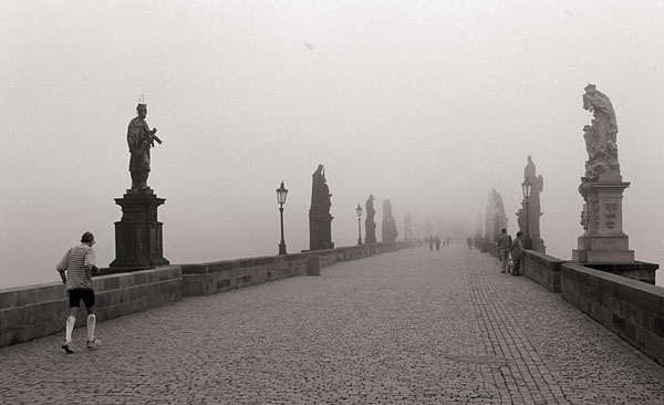 фото "Утренняя пробежка по Карловому мосту" метки: путешествия, архитектура, пейзаж, Европа