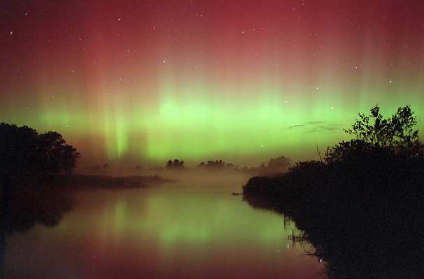 фото "Aurora Reflections and Marsh Fog" метки: пейзаж, вода, ночь