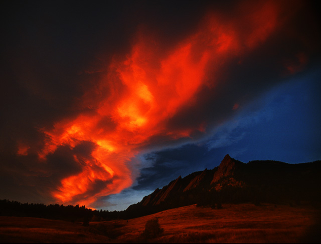 photo "Sunrise Over The Flatirons" tags: landscape, clouds, sunset