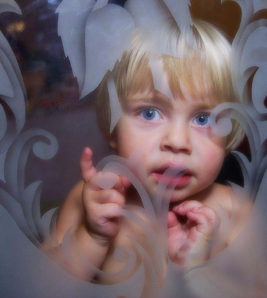 photo "Behind а glass" tags: portrait, genre, children