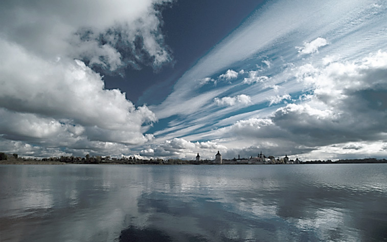 photo "Sky and water Kirillo Belozerskogo monastery" tags: landscape, clouds, water