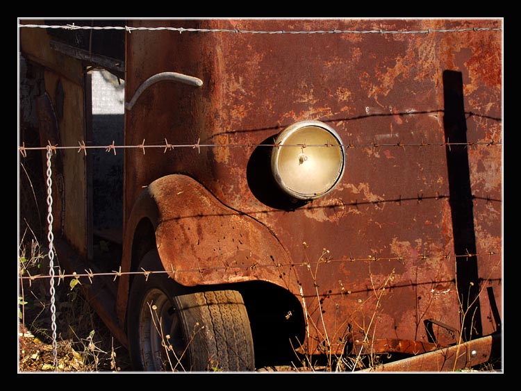 photo "Rusty Truck" tags: abstract, still life, 