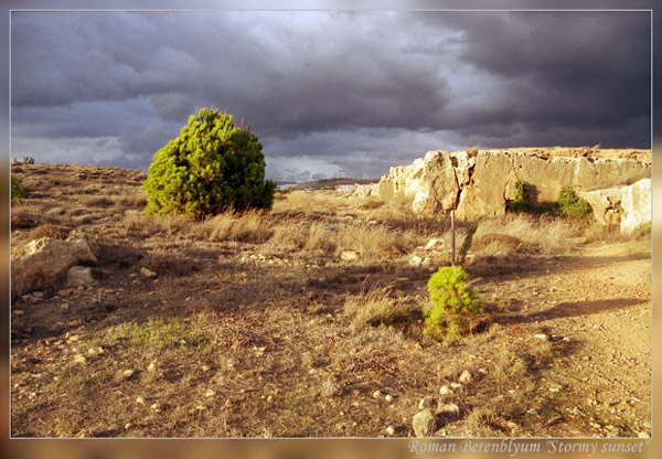 photo "Stormy sunset at Kings Tombs." tags: travel, landscape, Europe, sunset