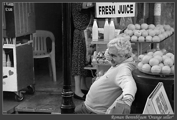 photo "Orange seller" tags: portrait, travel, Europe, man