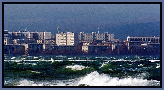 photo "City and the sea." tags: landscape, water