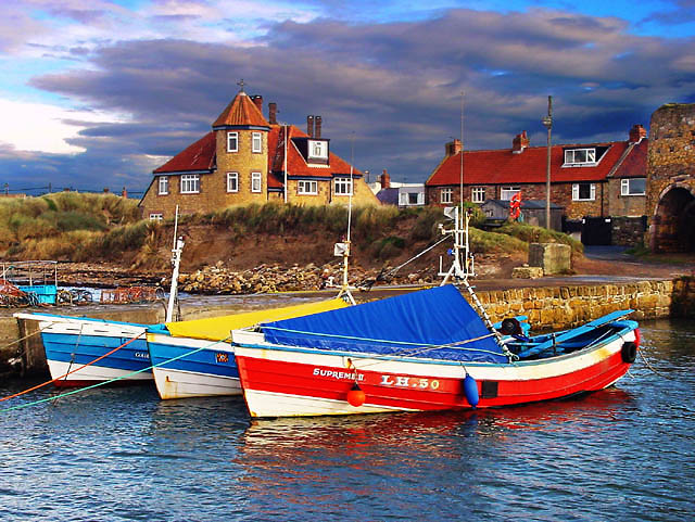 photo "Storm Light - Beadnell Harbour" tags: landscape, montage, water