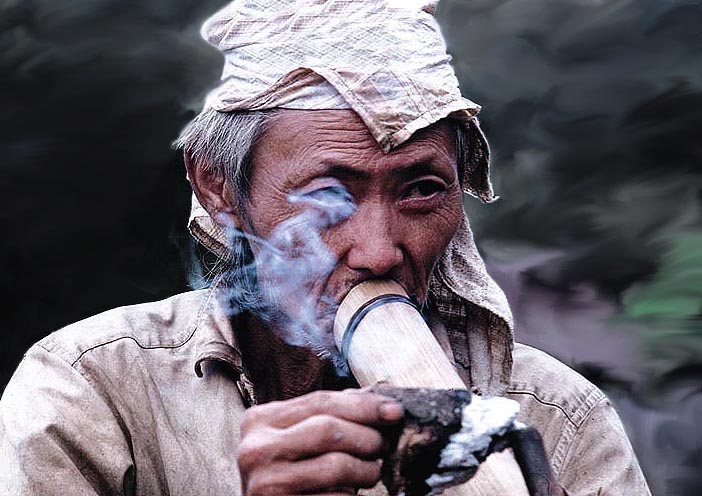 photo "Smoke Gets In Your Eye(s)" tags: travel, portrait, Asia, man