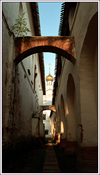 photo "Light" tags: travel, architecture, landscape, Europe