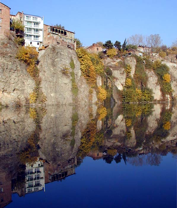 photo "Tbilisi - Old & New #7" tags: architecture, landscape, water