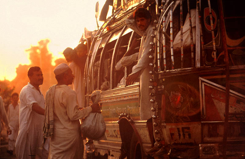 photo "Commuting With a Bedford Bus" tags: travel, reporting, Asia