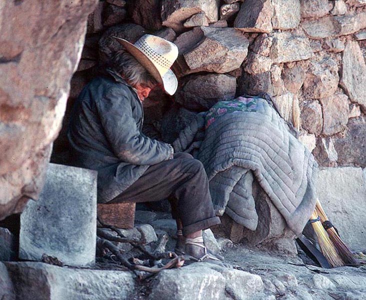 photo "Asleep Sitting Down" tags: travel, portrait, North America, man