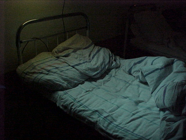 photo "Lonely hospital bed" tags: genre, 