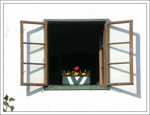 photo "Window" tags: architecture, misc., landscape, 