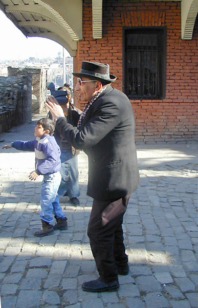 photo "Old Photographer and his Assistants" tags: genre, portrait, 