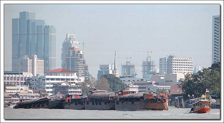 фото "Tug, Bangkok Skyline" метки: архитектура, путешествия, пейзаж, Азия