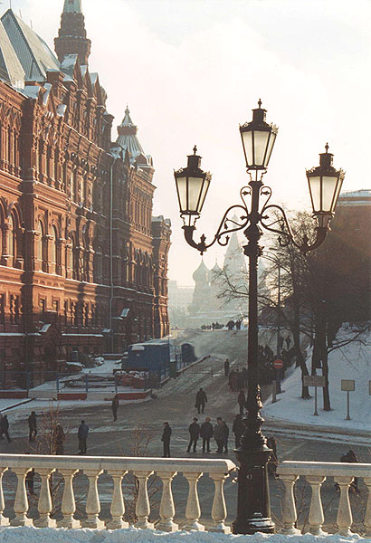 photo "Lantern on the area" tags: architecture, landscape, 