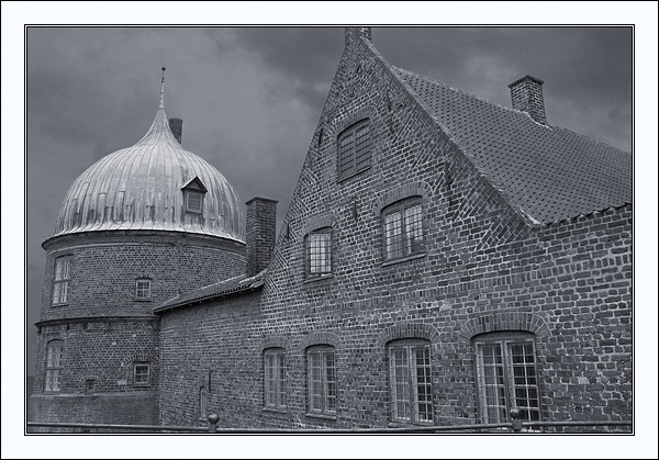 photo "Middleages" tags: architecture, travel, landscape, Europe