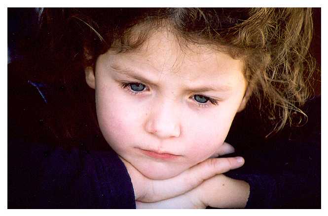 photo "Thoughts (color version)" tags: portrait, children