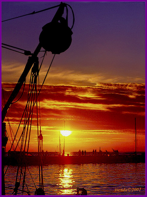 photo "Sunset in the Harbour" tags: landscape, sunset, water