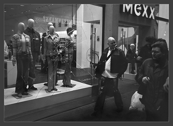 photo "Men & Mannequins (From the series)" tags: genre, reporting, 