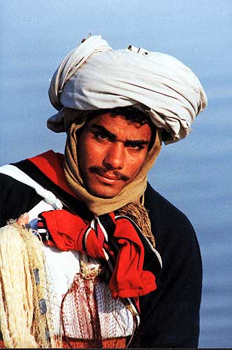 photo "The fisherman" tags: travel, portrait, Africa, man