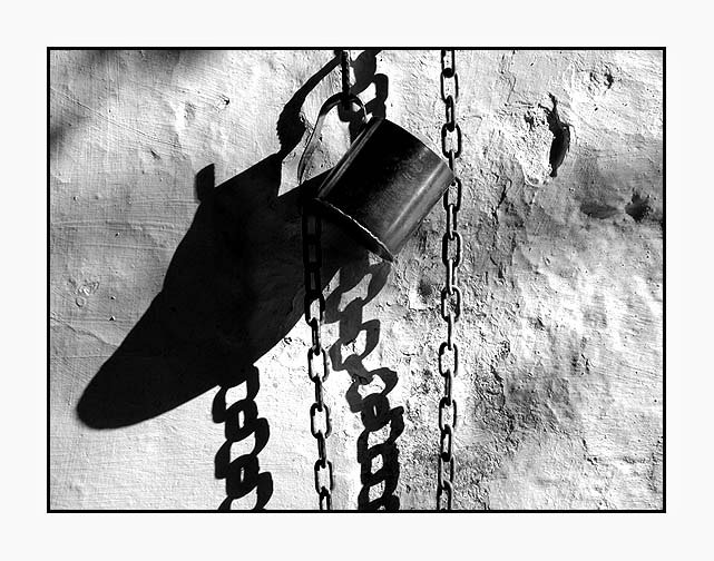 photo "lime, mug, chain and shadows" tags: abstract, 