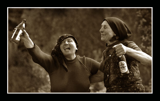 photo "Party" tags: portrait, humor, woman