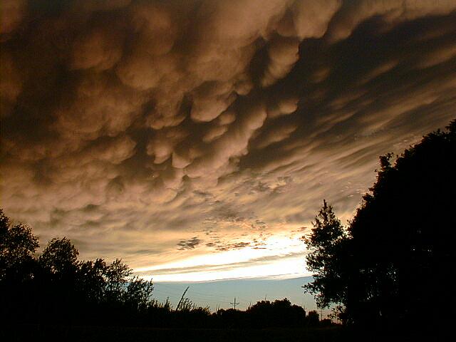 photo "The Storm Approaches" tags: landscape, clouds, summer