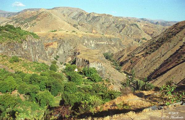 photo "Plateau of Garni (Late Shpring)" tags: landscape, mountains, spring