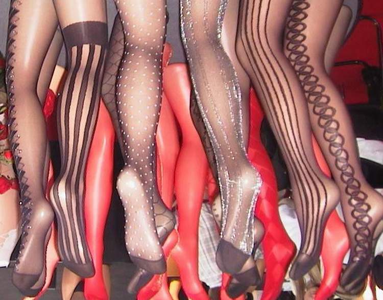 photo "One million female legs" tags: genre, humor, 