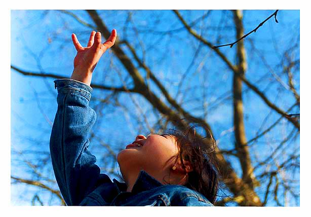 photo "Reaching the sky..." tags: portrait, children