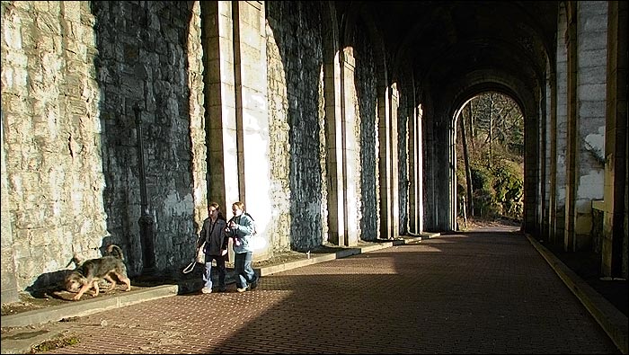 photo "Just Walking" tags: architecture, misc., landscape, 