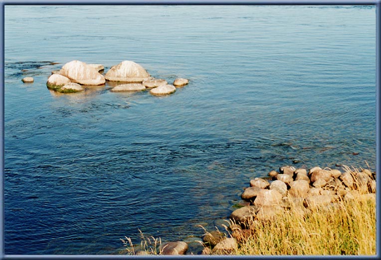 photo "Stones" tags: landscape, summer, water