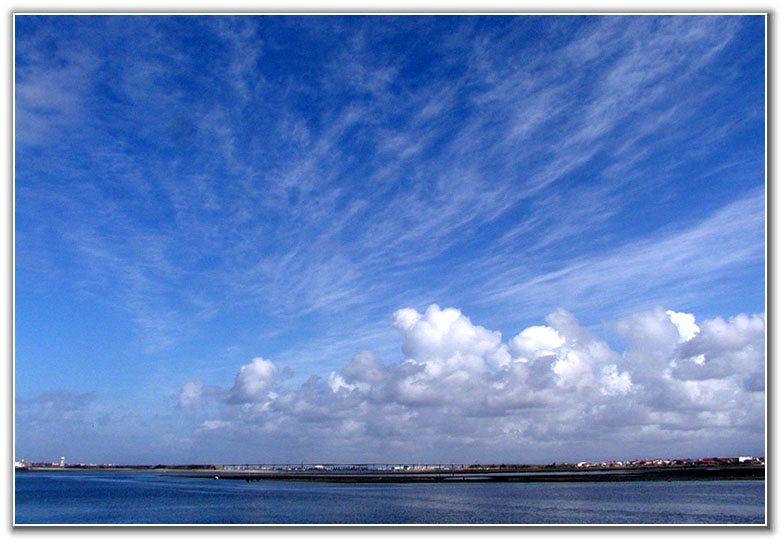 photo "Im Blue" tags: landscape, clouds