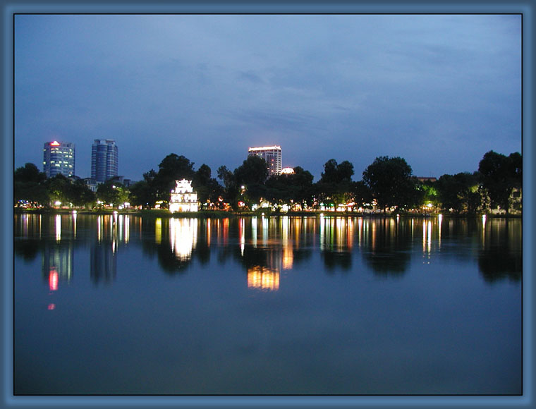 photo "Hanoi, by Night" tags: architecture, travel, landscape, Asia