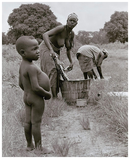 photo "Upsetting mom" tags: portrait, travel, Africa, woman