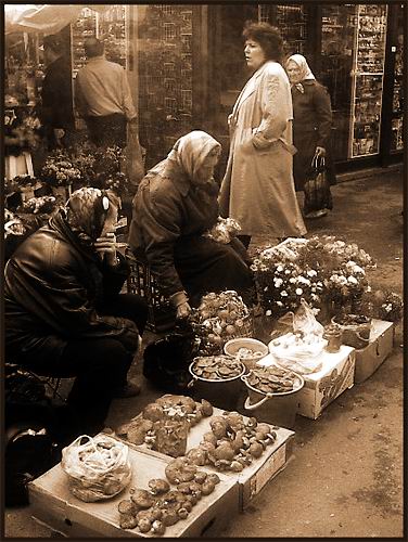 photo "Bad Hair Day/The City Market" tags: genre, reporting, 