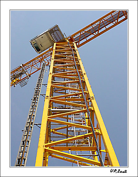 photo "Building crane" tags: misc., architecture, landscape, 