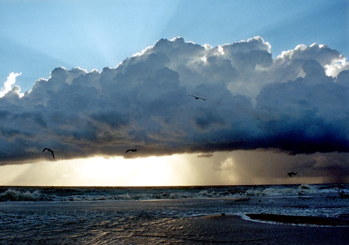 фото "Солнце за облаками" метки: пейзаж, вода, облака