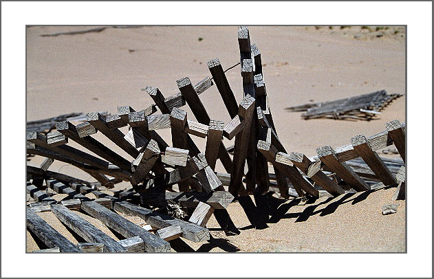 photo "Fences" tags: travel, abstract, Europe