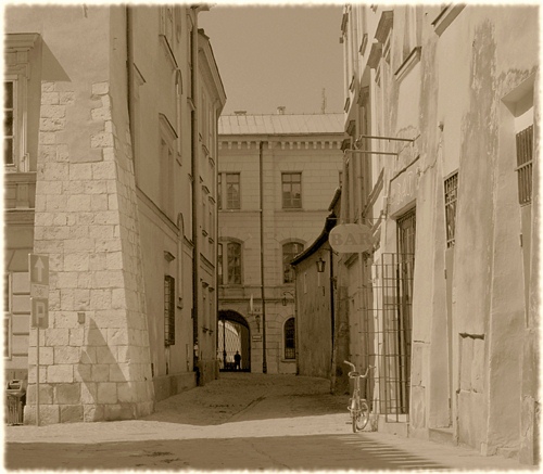 photo "Сourtyard" tags: architecture, travel, landscape, Europe