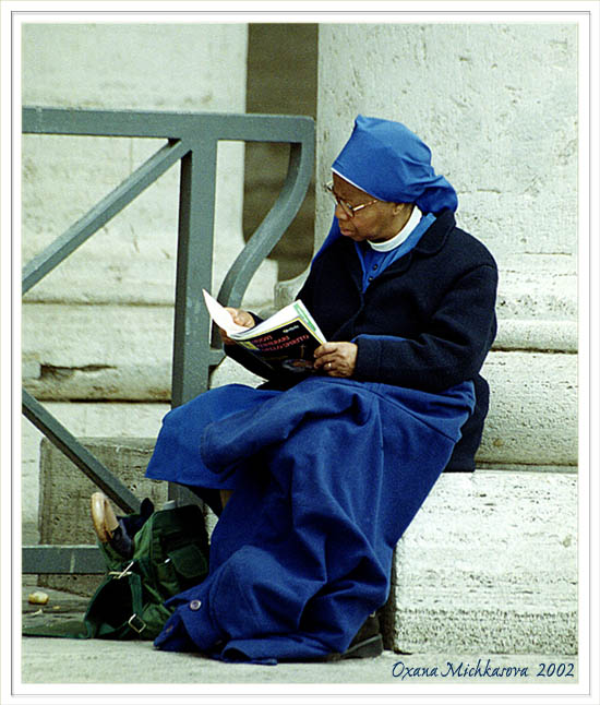 photo "Lady in blue. Vatican`s people." tags: genre, portrait, woman