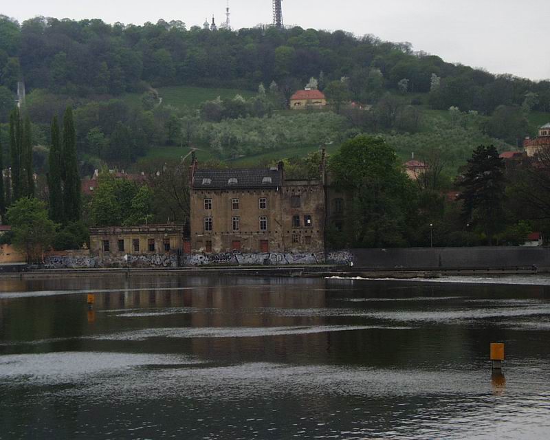 photo "The house with ghosts. From a series of City" tags: architecture, landscape, 