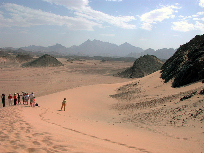 photo ""Look, this is desert" (Red Sea mountains)" tags: travel, Africa