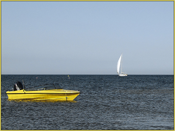 photo "Yellow boat" tags: travel, landscape, water