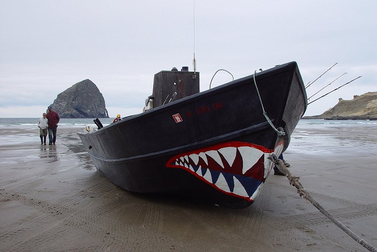 photo "Shark Boat" tags: nature, landscape, water